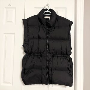 Aritzia Wilfred Black Puffer Vest